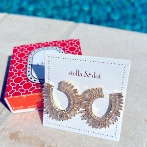 Stella & dot Baguette Blitz earrings NWOT Gold U-shape Glittery Posts Rhinestone